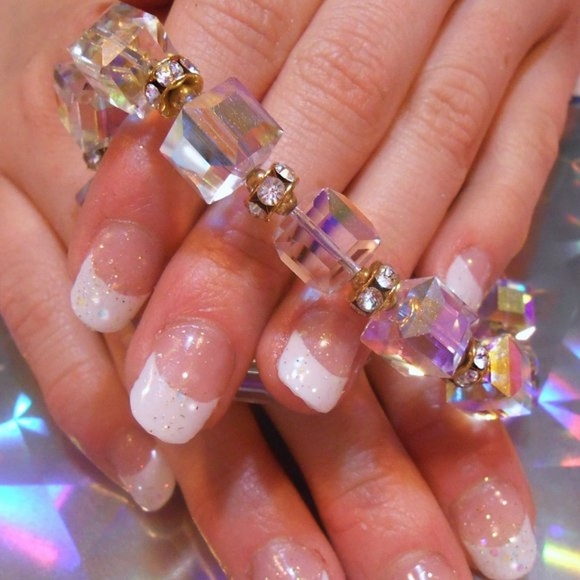 Iridescent Cube Beads Magnetic Bracelet - Picture 6 of 8